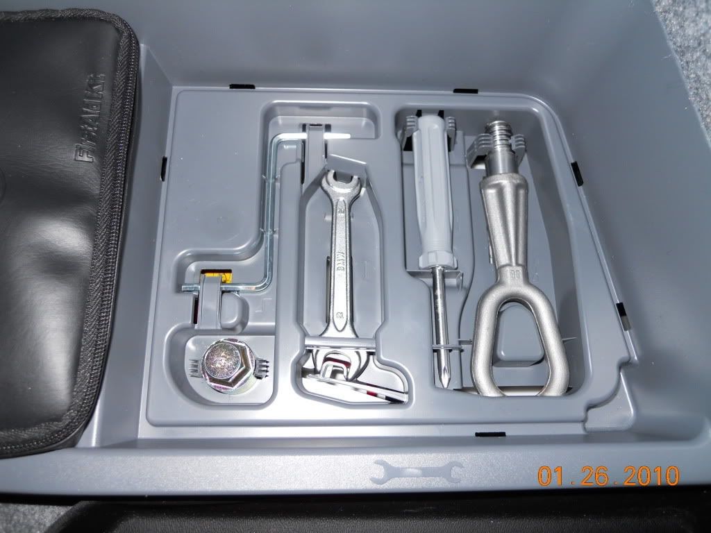Bmw 328i trunk tool kit #4