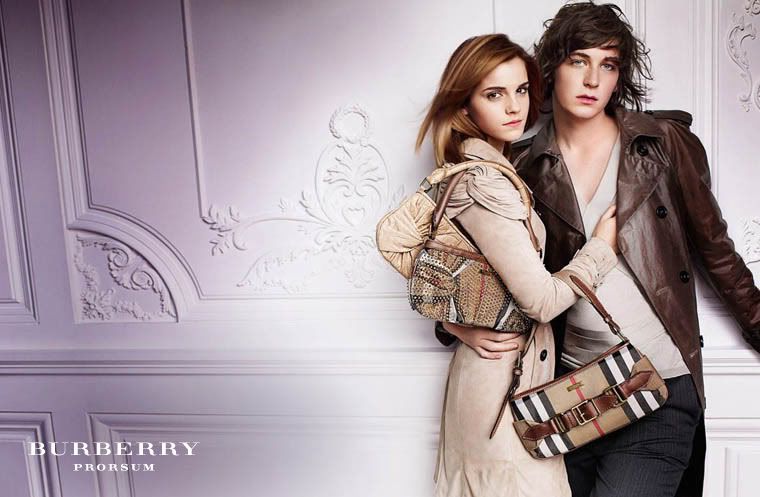 Emma-Watson-in-Burberry-Spring-Summ.jpg Burberry Wallpaper