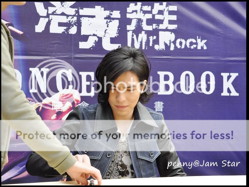 蕭敬騰‧洛克先生演唱會寫真書版慶功簽書會+慶生(PART2)
