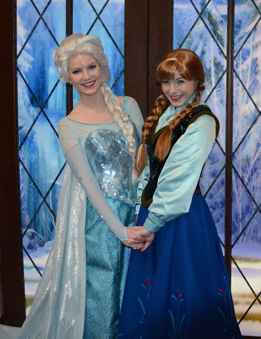 Anna & Elsa meet in greet in DCA, Anyone Been? - MiceChat